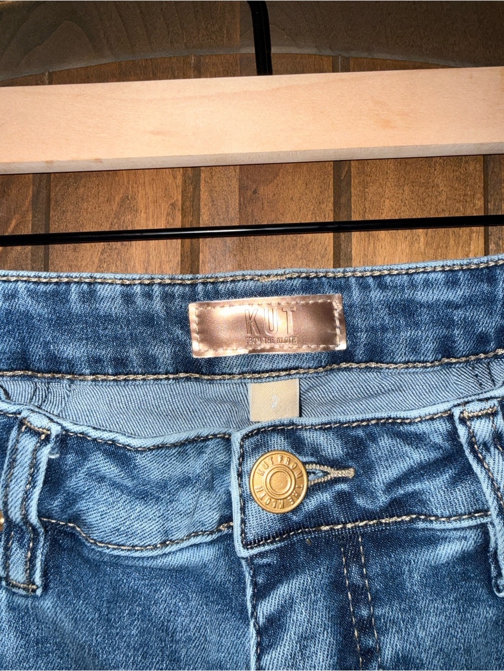 Kut from the Kloth Wide-Leg Jeans in Light Blue Denim - Picture 2 of 3